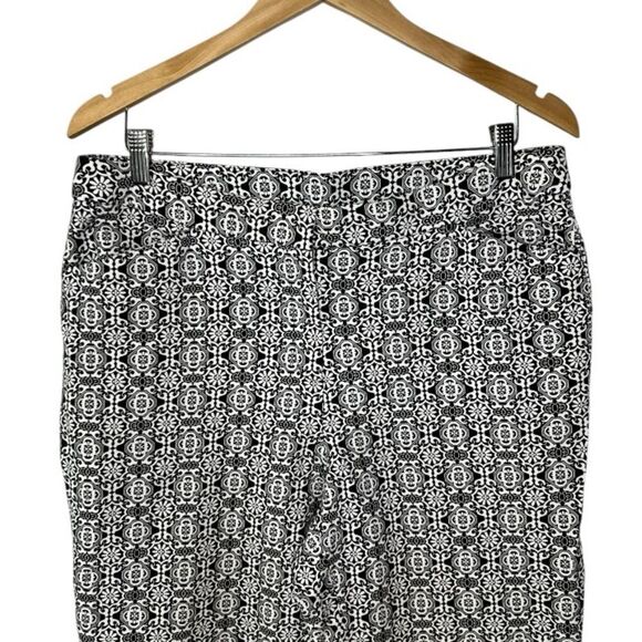 Chicos Women’s Juliet Tile Print Secret Stretch Straight Leg Pants - Picture 3 of 7